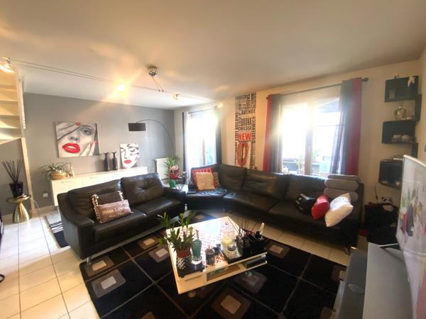 Maison
         4 pièces
        - 94 m² 275 000 € *