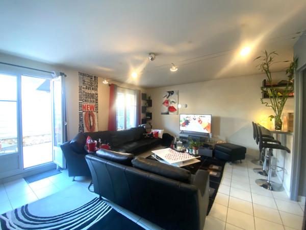 Maison
         4 pièces
        - 94 m² 275 000 € *
