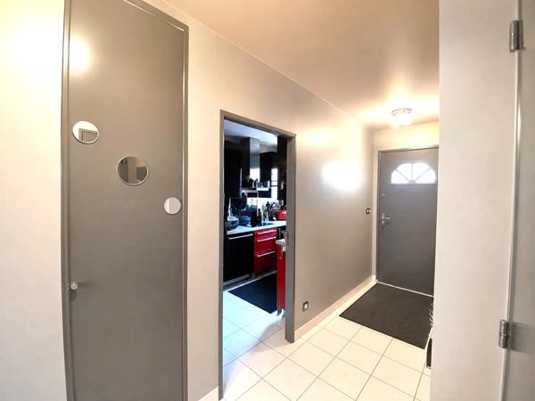 Maison
         4 pièces
        - 94 m² 275 000 € *