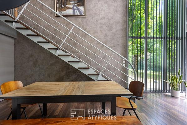 Duplex atypique et sa verrière sur la forêt