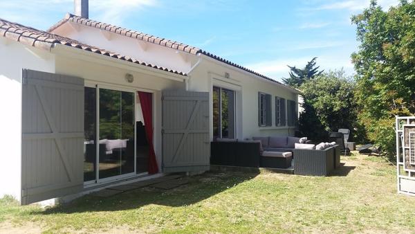 Villa de bord de mer, plage et forêt à pied