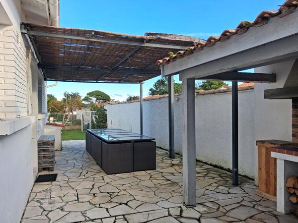 Villa de bord de mer, plage et forêt à pied