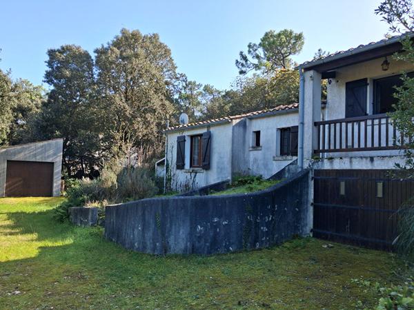 Maison atypique à rénover à 100 m de l'océan, au calme entre forêt et dunes