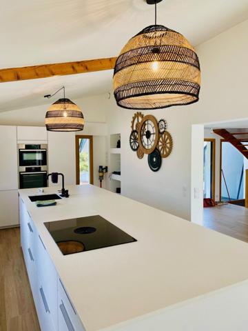 BELLE CONTEMPORAINE SUR 1 000m2 DE TERRAIN