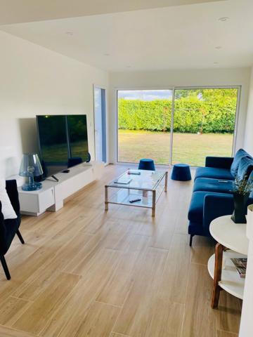 BELLE CONTEMPORAINE SUR 1 000m2 DE TERRAIN