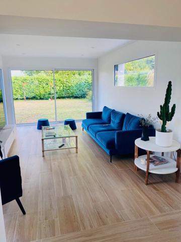 BELLE CONTEMPORAINE SUR 1 000m2 DE TERRAIN