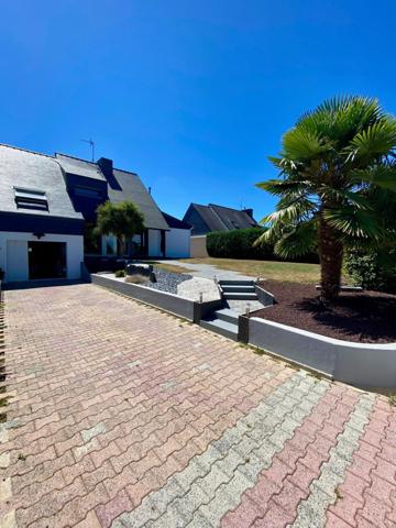 BELLE CONTEMPORAINE SUR 1 000m2 DE TERRAIN