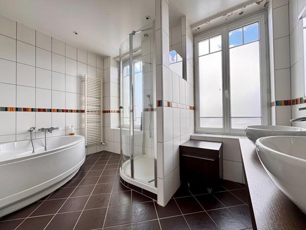 Maison d'exception à Muizon avec piscine