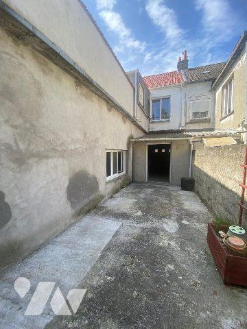 CALAS SECTEUR CURIE ENSEMBLE IMMOBILIER APPARTEMENT ET GARAGE
