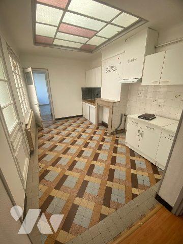 CALAS SECTEUR CURIE ENSEMBLE IMMOBILIER APPARTEMENT ET GARAGE