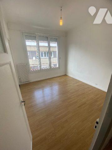 CALAS SECTEUR CURIE ENSEMBLE IMMOBILIER APPARTEMENT ET GARAGE