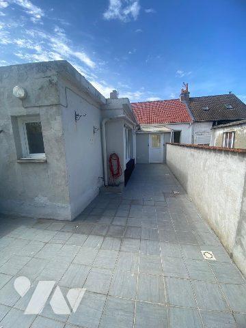 CALAS SECTEUR CURIE ENSEMBLE IMMOBILIER APPARTEMENT ET GARAGE