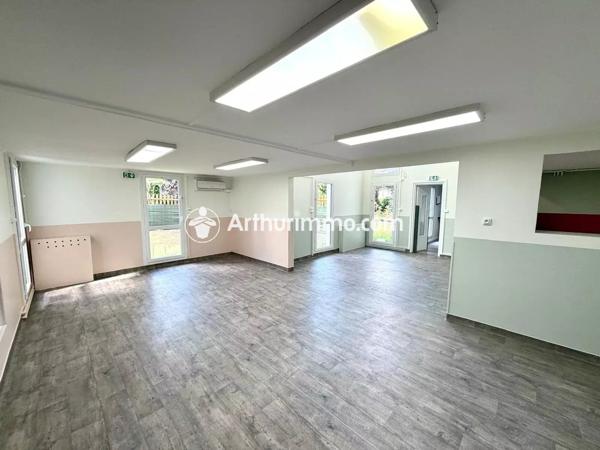 Location                                                      Local commercial
                        
                     10 pièces                      224 m2                     à Bondoufle