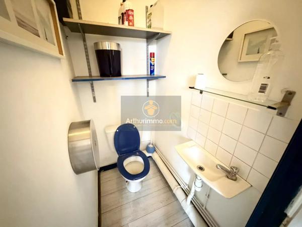 Vente                                                      Local commercial
                        
                                         90 m2                     à Coulommiers