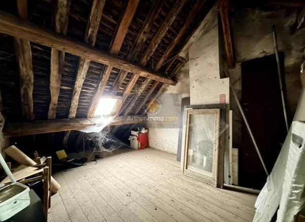 Vente                                                      Local commercial
                        
                                         90 m2                     à Coulommiers