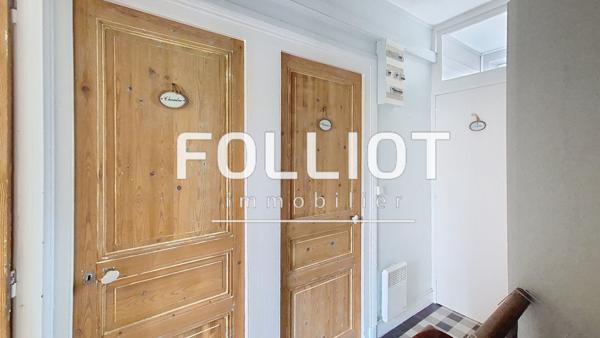 A vendre Saint Jean le Thomas Immeuble avec local commercial, deux appartements, jardin et garage