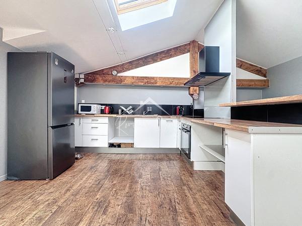 Millau (12100) APPARTEMENT F3 60 M² CARREZ POUR 74 M² AU SOL