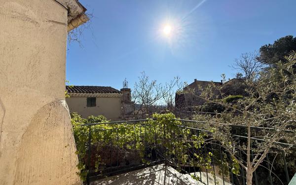 Maison à vendre    3 pièces • 66 m2 Eyguières