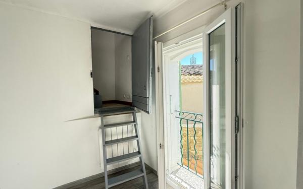 Maison à vendre    3 pièces • 66 m2 Eyguières