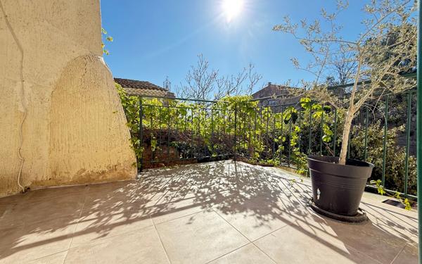 Maison à vendre    3 pièces • 66 m2 Eyguières