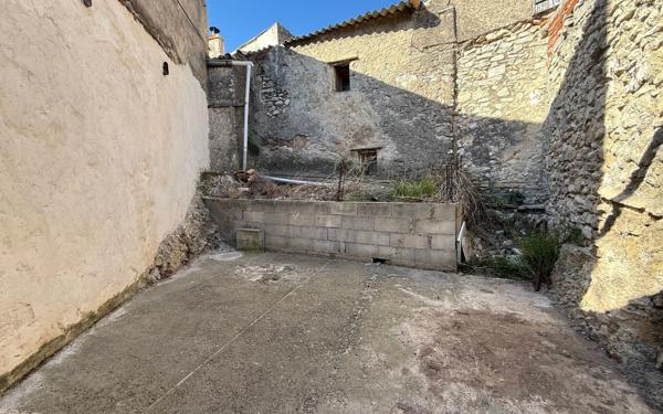 Maison à vendre    3 pièces • 66 m2 Eyguières