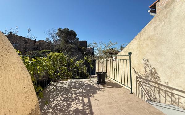 Maison à vendre    3 pièces • 66 m2 Eyguières