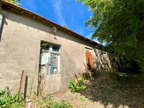 maison familiale avec grand terrain, garage et dépendance