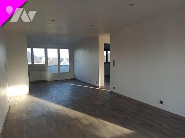 Dans un ensemble immobilier situé entre le centre ville et la gare de Combourg :
Appartement tr...