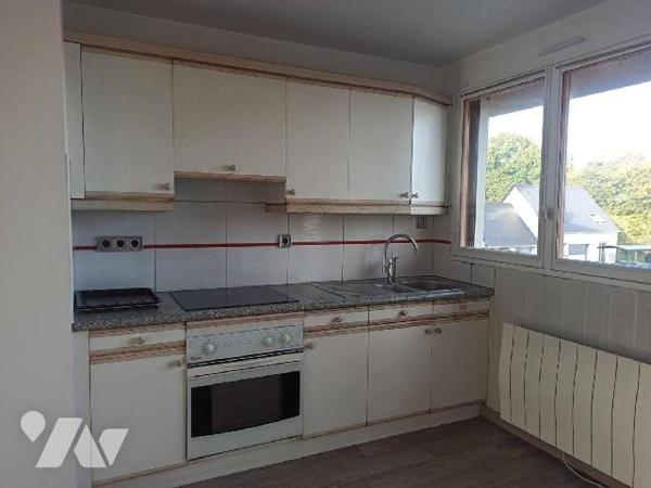 Dans un ensemble immobilier situé entre le centre ville et la gare de Combourg :
Appartement tr...