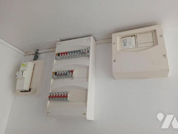 Dans un ensemble immobilier situé entre le centre ville et la gare de Combourg :
Appartement tr...