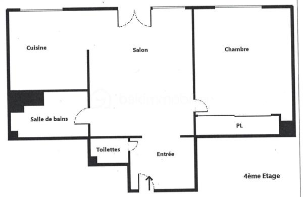 T2 de 35,5 m2 - 4ème étage - RUE DES ROSIERS - SAINT-OUEN

T2 LUMINEUX ; exposition Sud-Ouest, au calme sur cour, de 35,56 m2 carrez au 4ème et dernier étage sans ascenseur d'une petite copropriété années 60 très bien entretenue et sécurisée.
Une entrée avec rangements de 2,1 m2 environ dessert un salon avec cuisine ouverte aménagée et équipée de 18,5 m2.
Chambre (exposition Sud-Ouest) de 11 m2 avec grands rangements toute hauteur.
Salle de bain de 2,5 m2 environ ; toilettes séparées. Climatisation. Chauffage au sol collectif compris dans les charges.

Aucune procédure en AG, toit terrasse refait en 2025

Quartier dynamique des Puces de Saint-Ouen, au pied de tous les commerces
Métro ligne 4 station "Porte de Clignancourt" à 6 minutes à pied et métro ligne 13 et 14 à 10 minutes à pied, bus 85
DPE E, futur D, car "ravalement et agrandissement des balcons" voté et à la charge du propriétaire actuel.

Pour davantage d'informations, photos/vidéos ou pour programmer une visite ensemble 7j/7, n'hésitez pas à me contacter : 0630602593