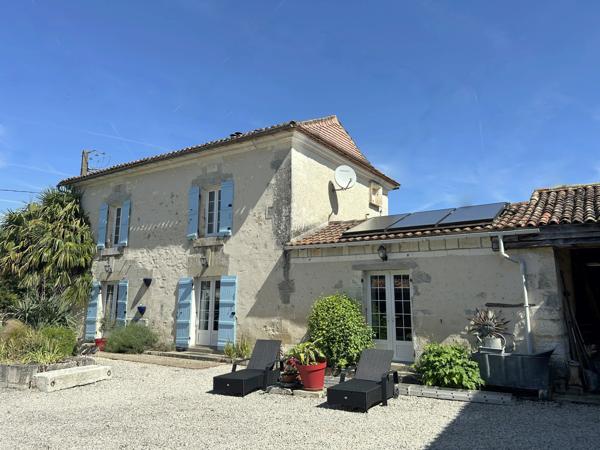 Charmante maison individuelle de 5 chambres avec grange et maison à rénover