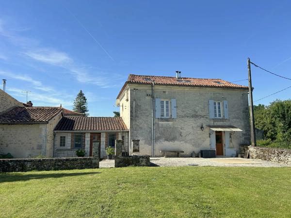 Charmante maison individuelle de 5 chambres avec grange et maison à rénover