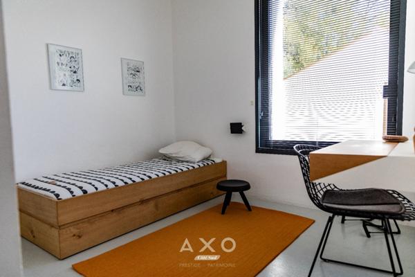 LE THOLONET - AU PIED DE LA SAINTE VICTOIRE - MAISON D'ARCHITECTE - VUE - PISCINE - JARDIN - 3360 M2 - DEPENDANCE - 1 495 000 €