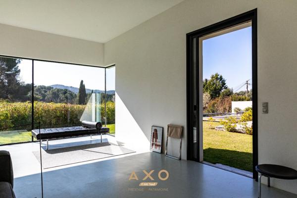 LE THOLONET - AU PIED DE LA SAINTE VICTOIRE - MAISON D'ARCHITECTE - VUE - PISCINE - JARDIN - 3360 M2 - DEPENDANCE - 1 495 000 €