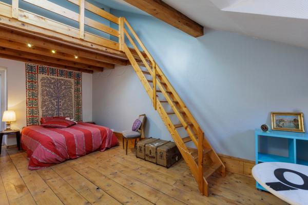 Maison à vendre 7 pièces DIVONNE LES BAINS (01)