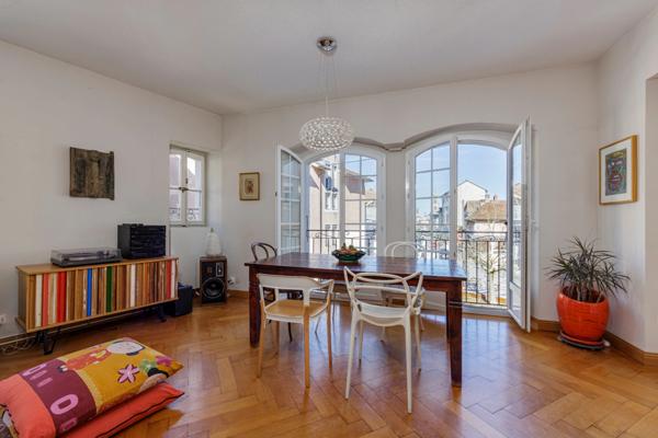 Maison à vendre 7 pièces DIVONNE LES BAINS (01)