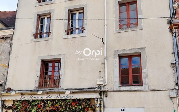Immeuble à vendre    2 pièces •  Montluçon