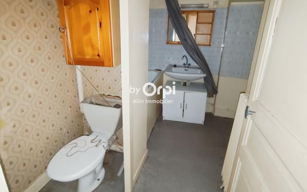 Immeuble à vendre    2 pièces •  Montluçon