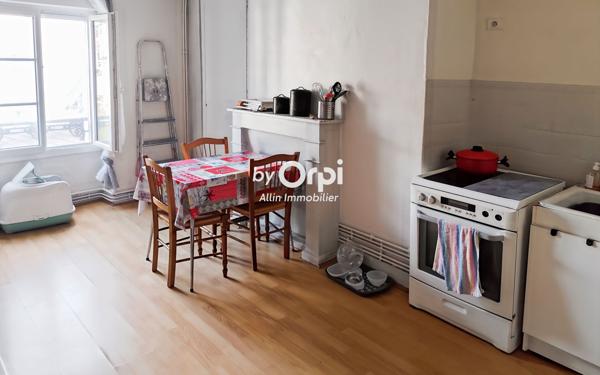 Immeuble à vendre    2 pièces •  Montluçon