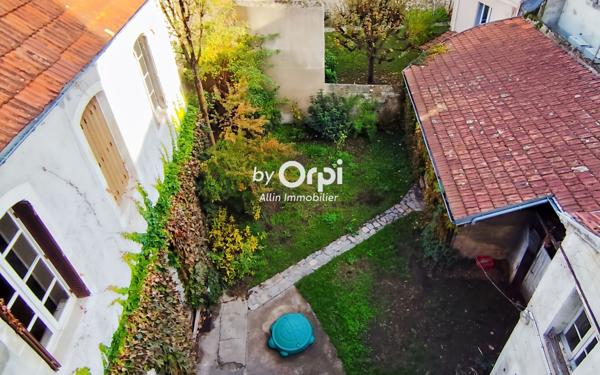 Immeuble à vendre    2 pièces •  Montluçon