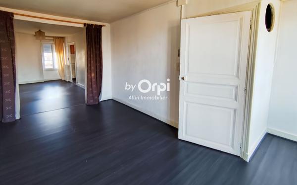 Immeuble à vendre    2 pièces •  Montluçon