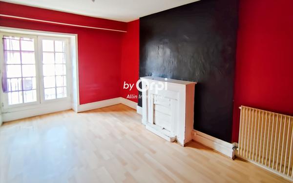 Immeuble à vendre    2 pièces •  Montluçon