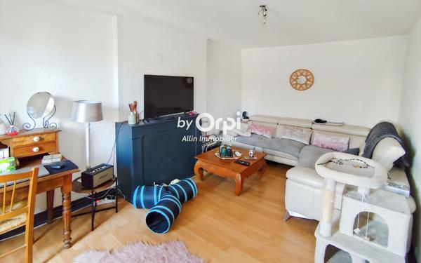 Immeuble à vendre    2 pièces •  Montluçon