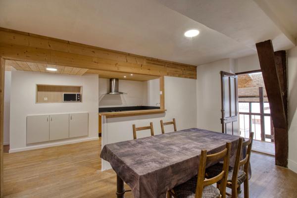 T3 73 m² dernier étage lumineux – Voiron centre gare – Extérieur + caves