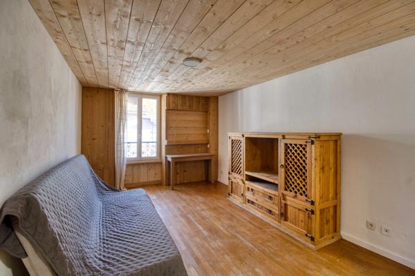 T3 73 m² dernier étage lumineux – Voiron centre gare – Extérieur + caves