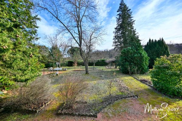 THURINS - PROPRIETE avec parc arboré pour 1 voire 2 logements