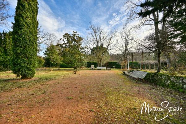THURINS - PROPRIETE avec parc arboré pour 1 voire 2 logements