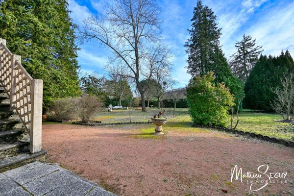 THURINS - PROPRIETE avec parc arboré pour 1 voire 2 logements