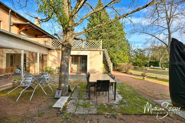 THURINS - PROPRIETE avec parc arboré pour 1 voire 2 logements